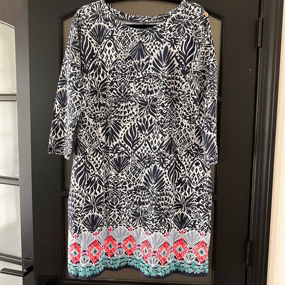 Lilly Pulitzer Dresses & Skirts - Lilly Pulitzer dress 3/4 sleeve 100% cotton navy blue shell pattern